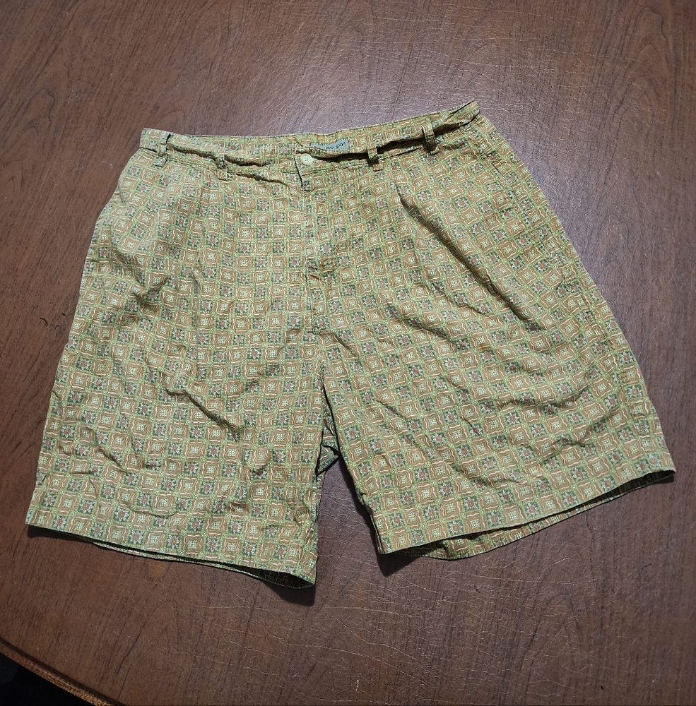 Calvin Klein Men's Yellow Patterned Shorts